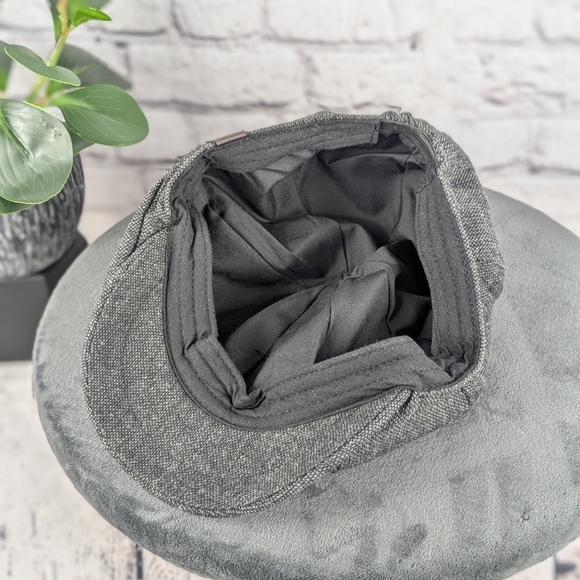 New dark gray / black newsboy cap, lined, elastic back - Picture 6 of 11